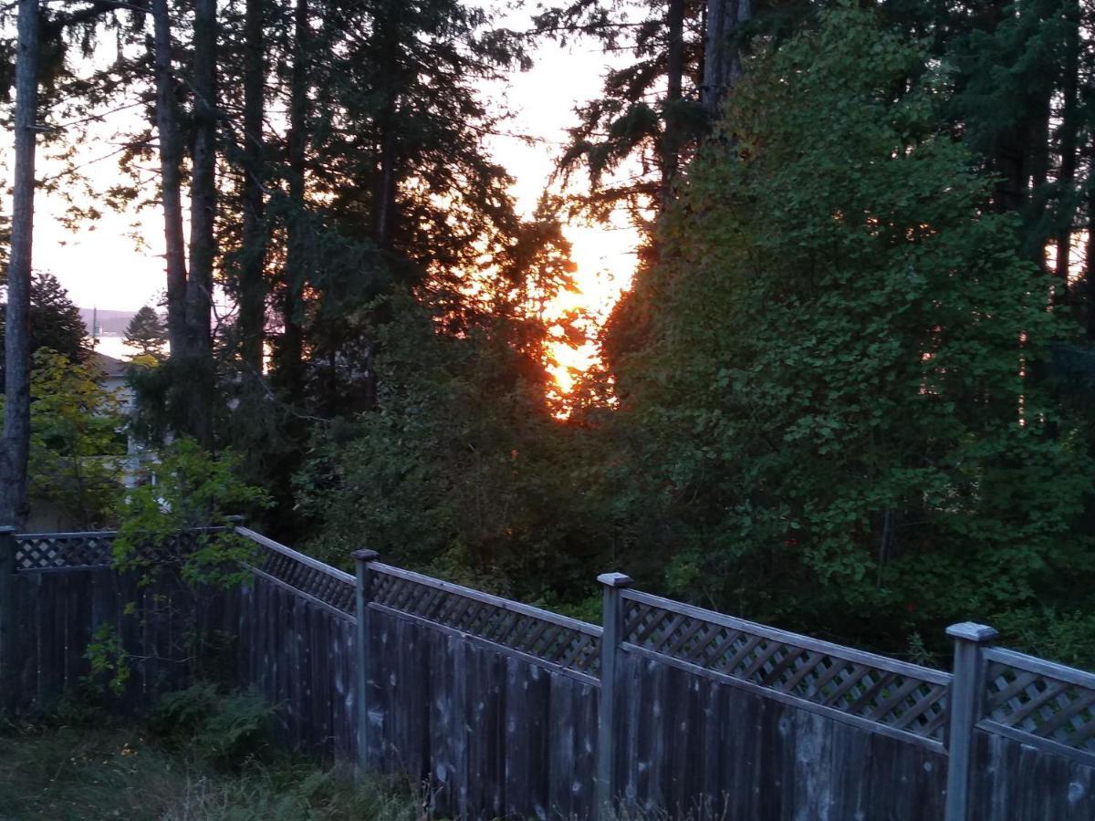 Bed and Breakfast At Nautica Tigh Private Keypad Entrances Qualicum Beach Exterior foto
